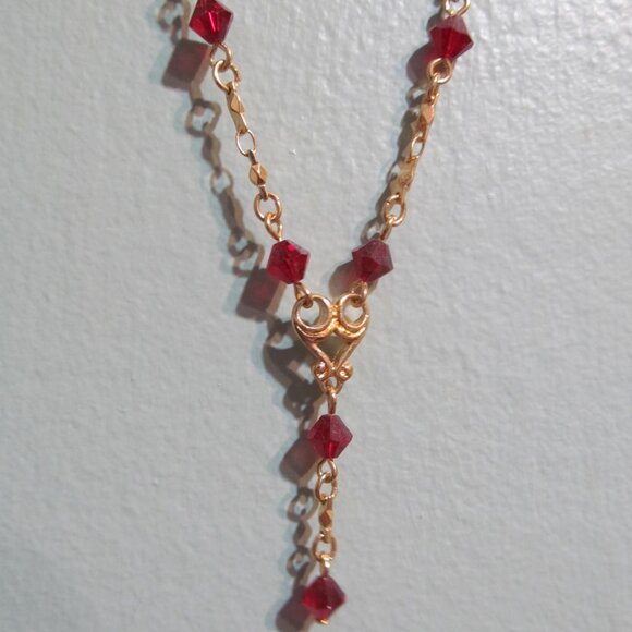 Vintage Avon Romantic Fantasy Necklace Faceted Ruby Red Beaded Goldtone - Picture 14 of 14